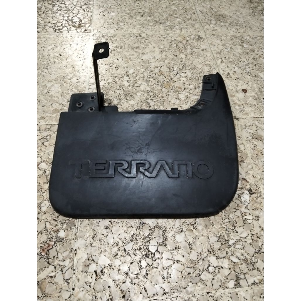 Mudguard Belakang Nissan Terrano Original KANAN