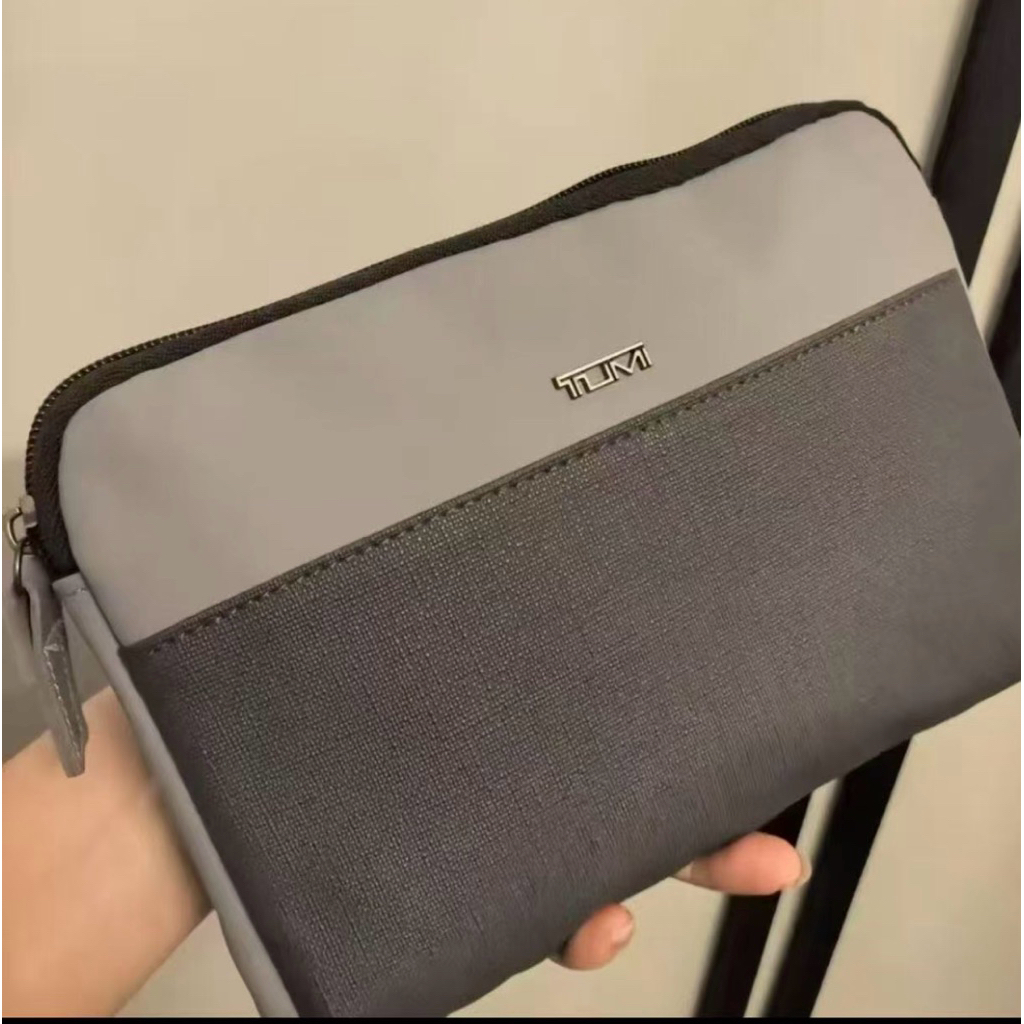 tumii flat pouch original for delta airlines