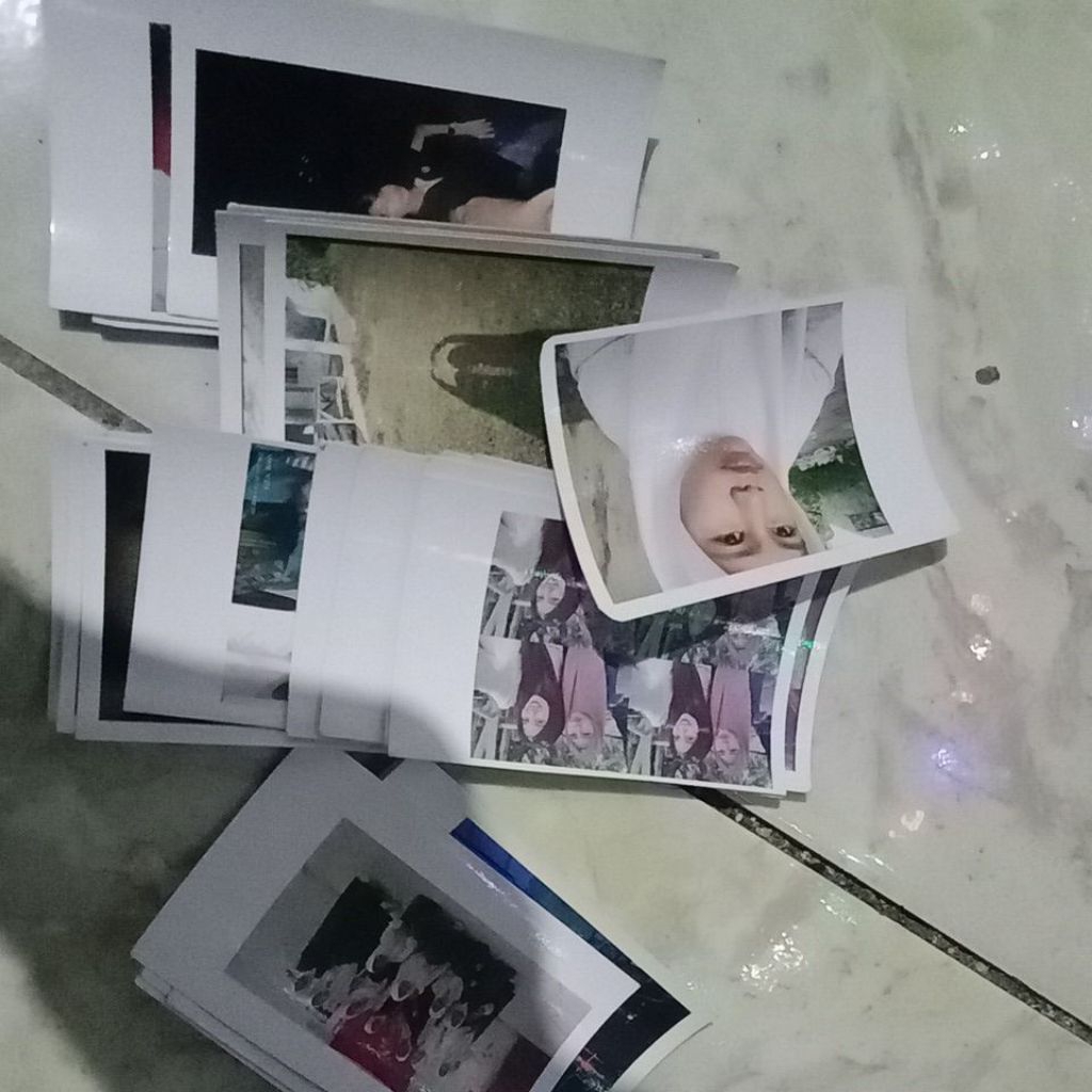 Cetak Foto Polaroid 2R Super Glossy - Premium 210gsm - Hasil Tajam & Cerah - Tanpa Minimal Order