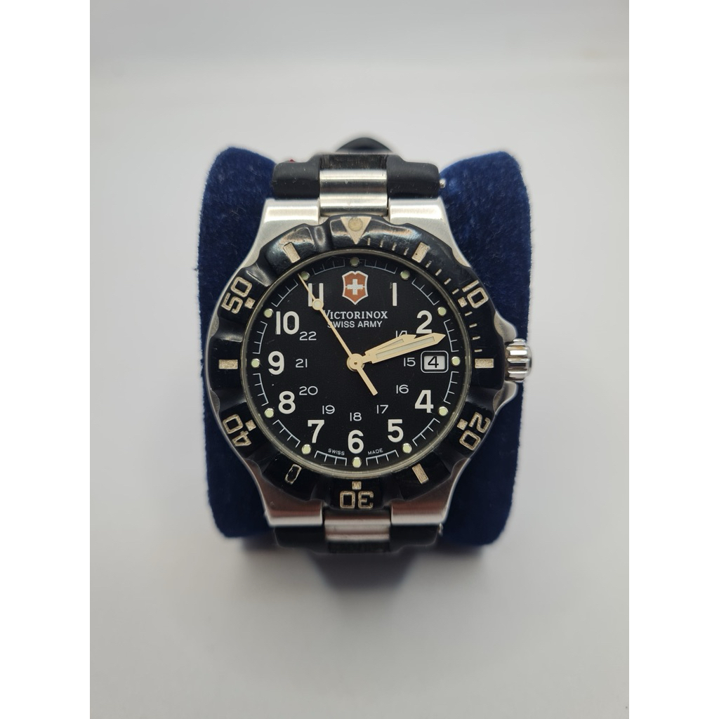 Jam Tangan Victorinox Swiss Army Classic Summit XLT 24005