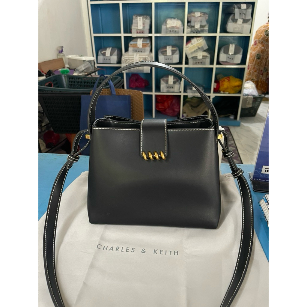 preloved tas charles & keith