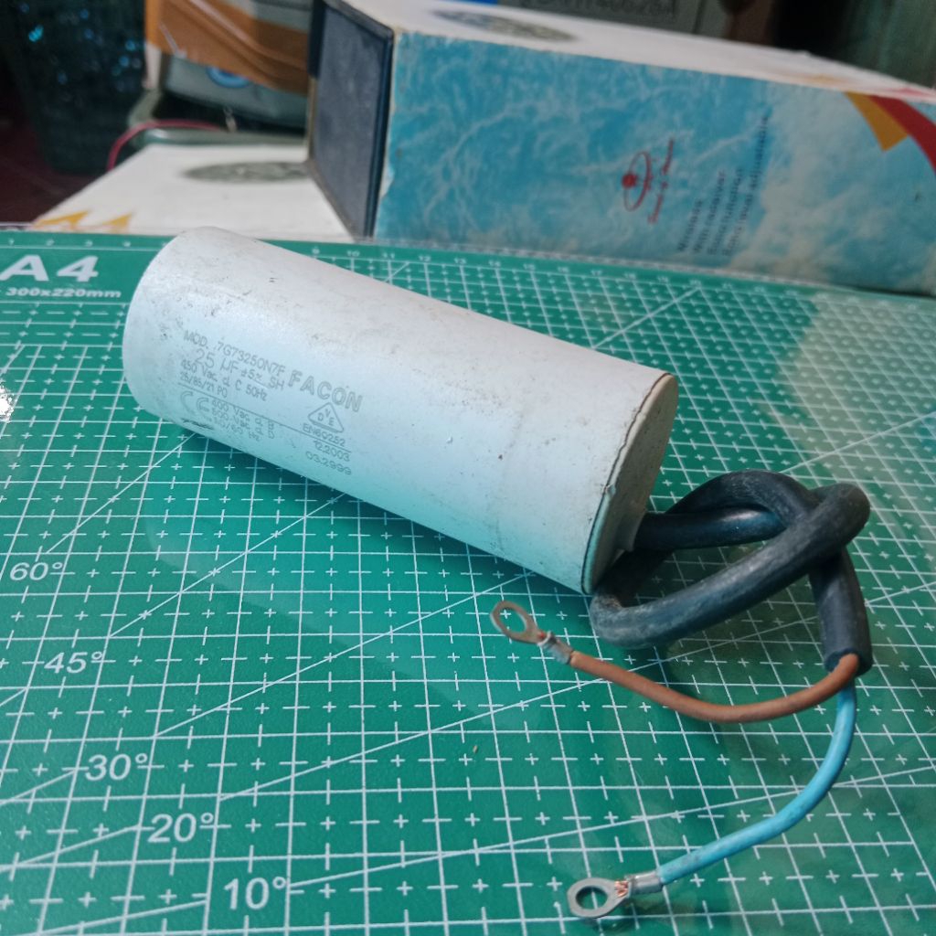 kapasitor AC tipe run FACON 25u F (mikrofarad)450 VAC