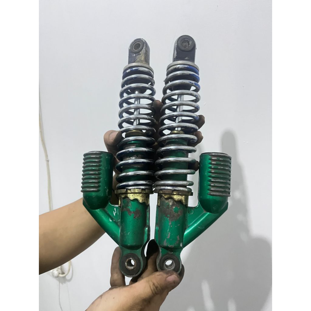 Shok belakang TMT uk32 sudah ribound