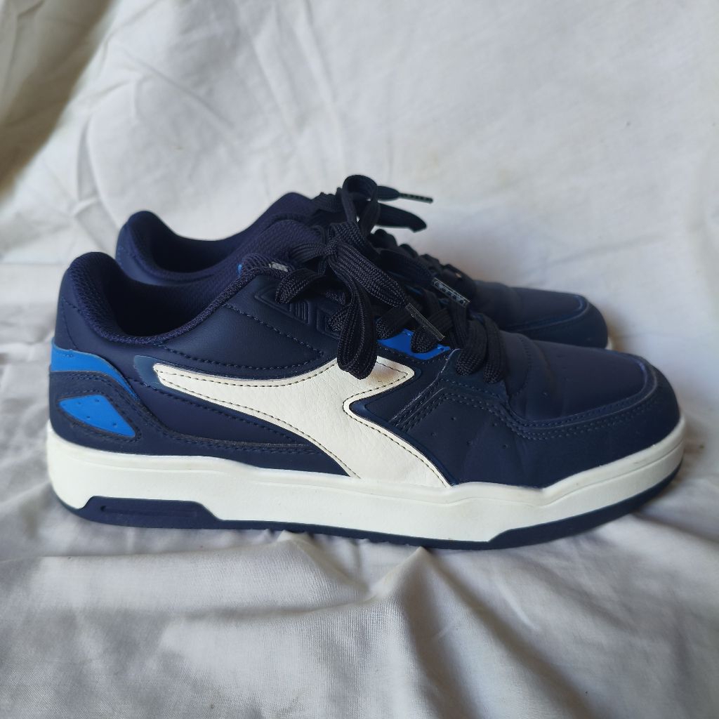 Sepatu D*adora Second