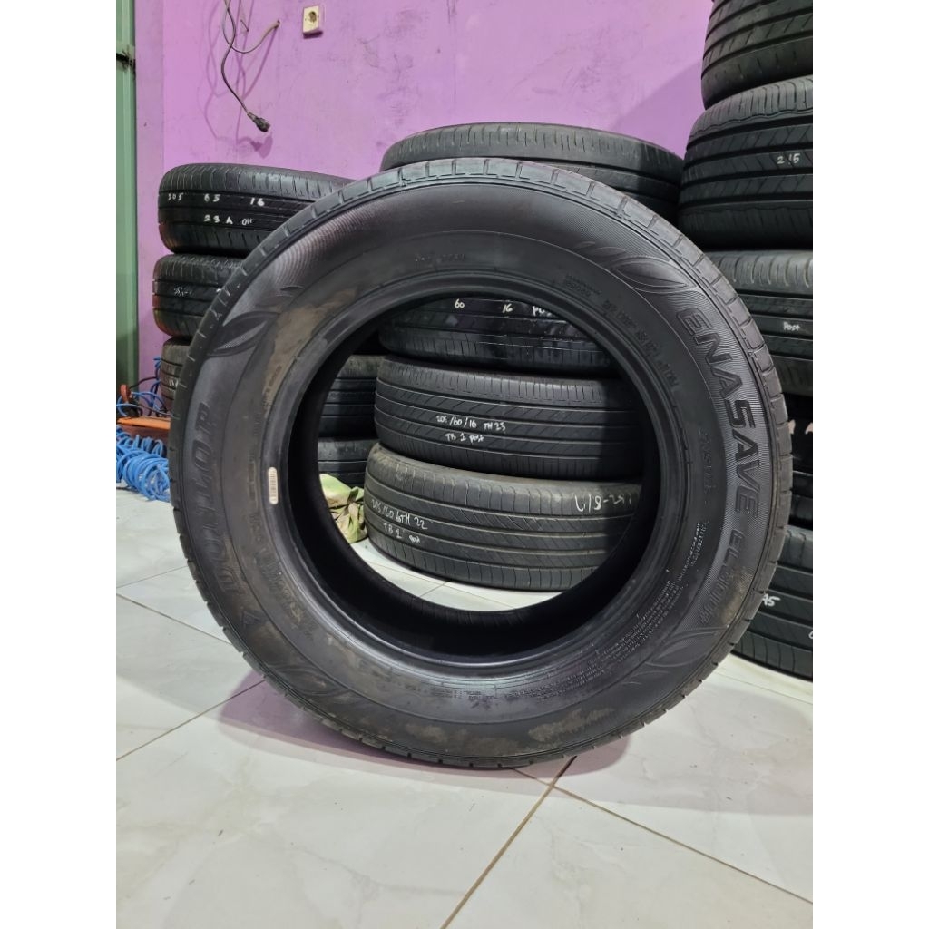 BAN MOBIL BEKAS DUNLOP ENASAVE EC300+ 205/65/R16 TAHUN 2024