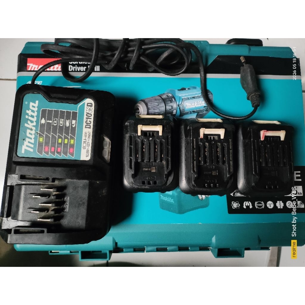 Baterai dan charger Makita CXT 12v bekas original