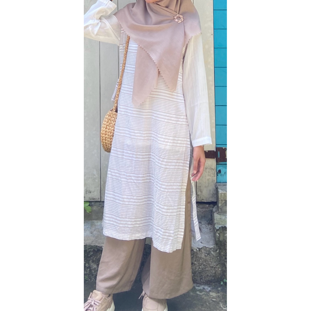 Preloved Tunik Hijabenka With Inner Size Small
