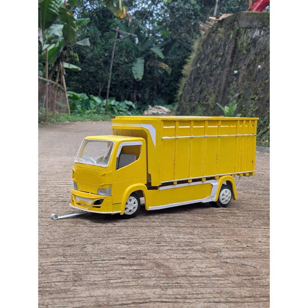 Truk canter skala 14 full cat/ truk canter miniatur/ miniatur truk