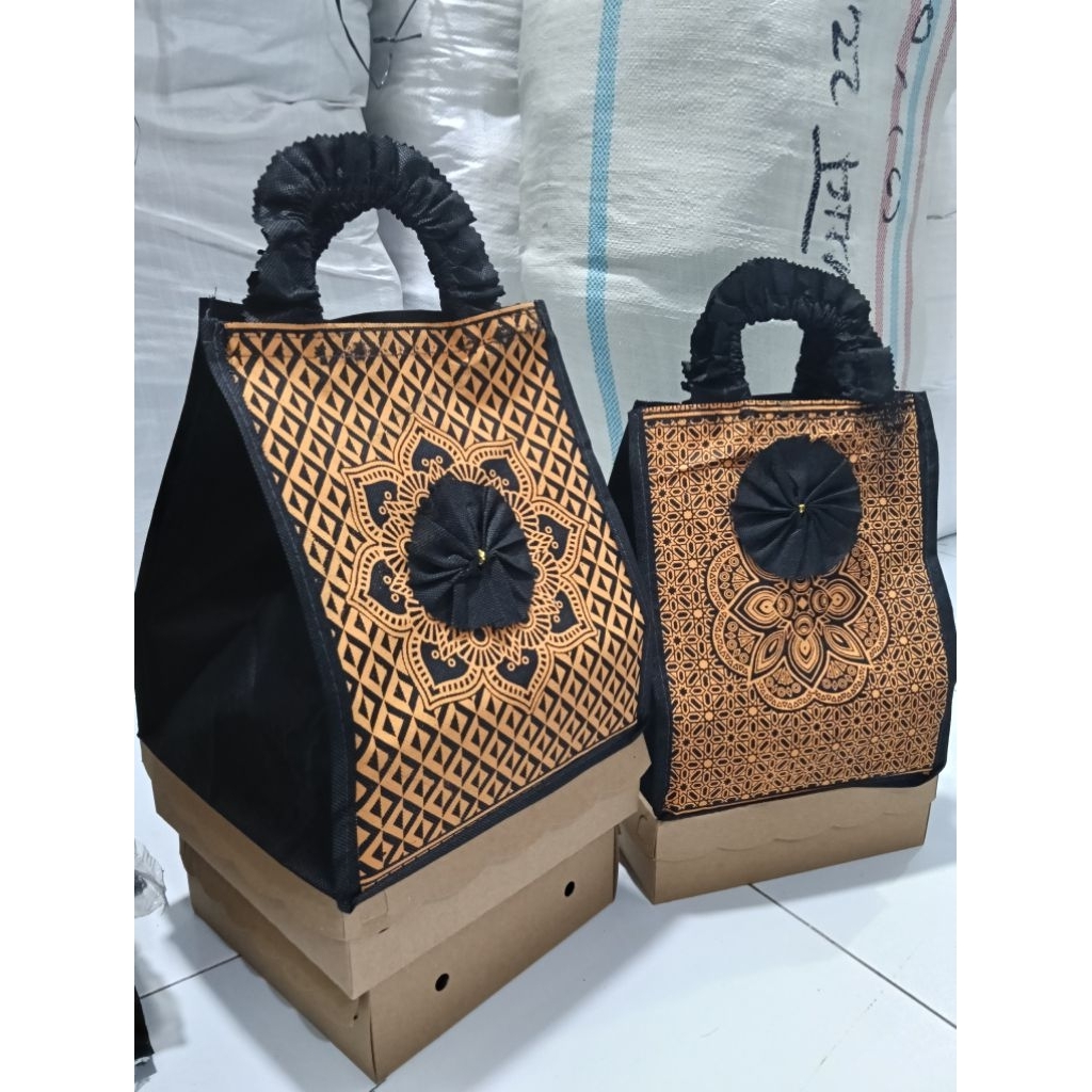 (12pcs) Tas Hajatan Kotak Renda Batik UK.20x20x28cm