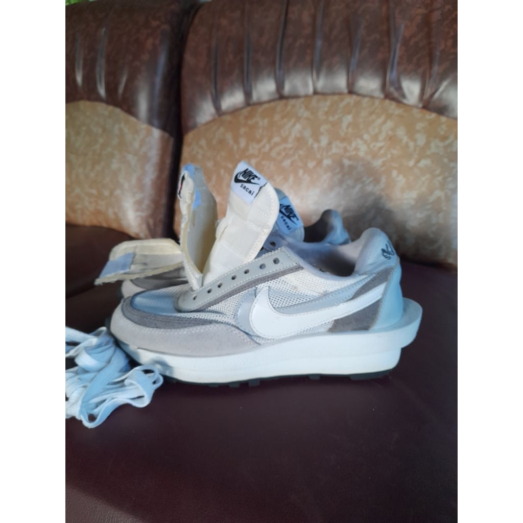 Nike sacai sneakers abu putih unisex sepatu casual running