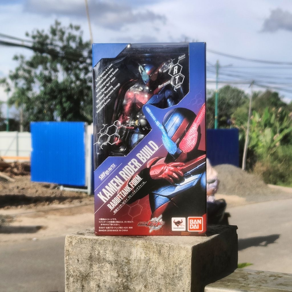 Shf kamen rider build