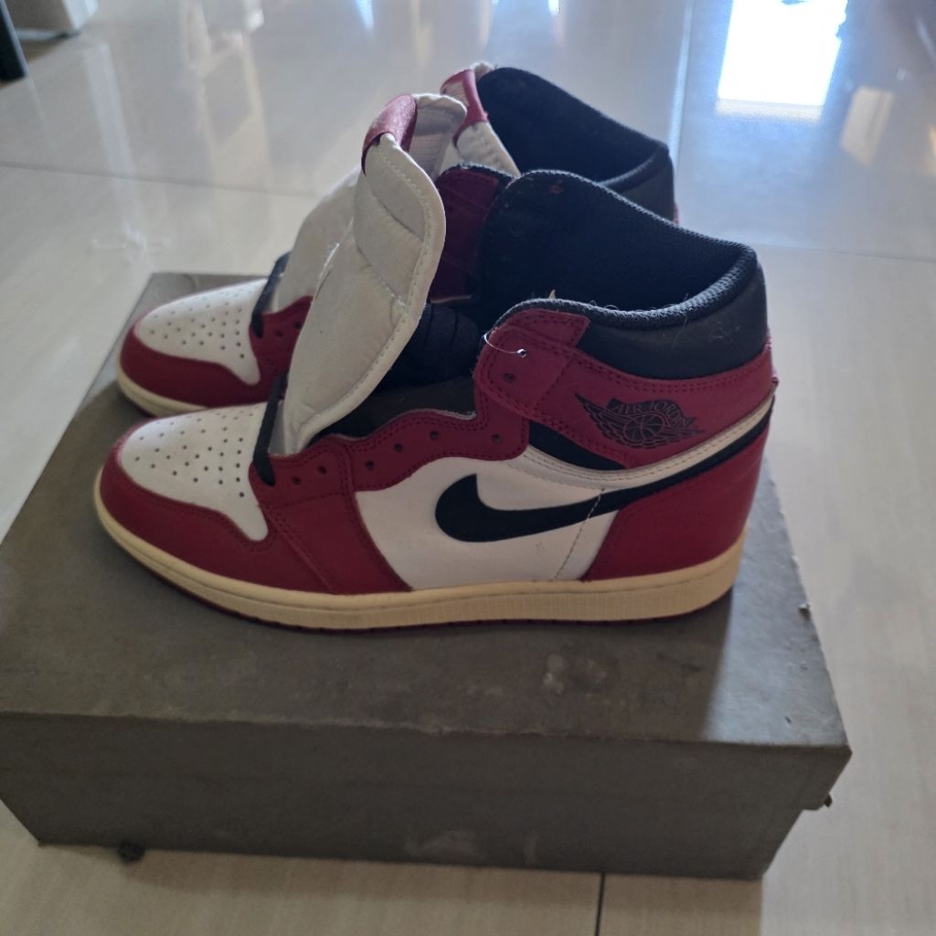Air Jordan 1 Retro High Chicago