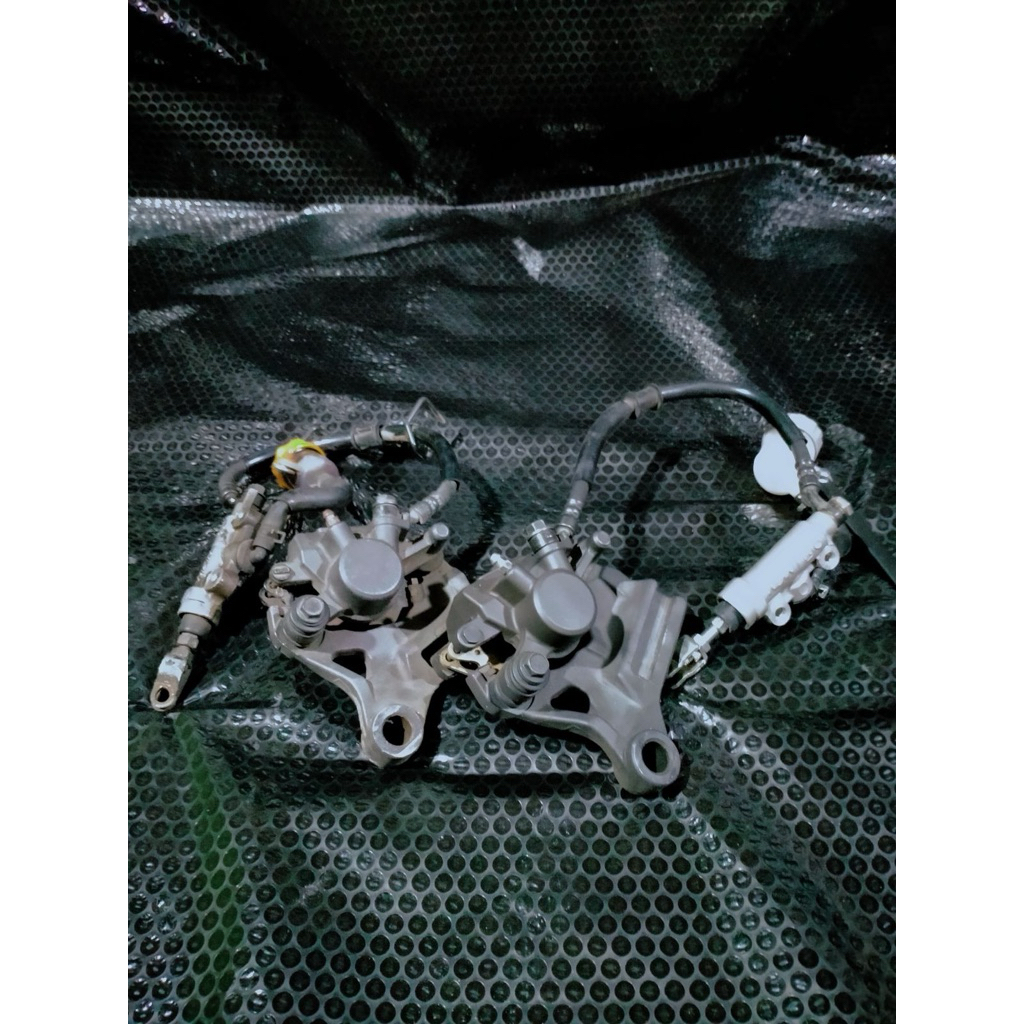 kaliper belakang r25 mt25 set pengereman