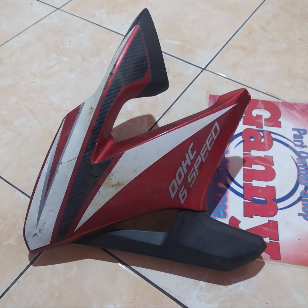 Sayap sirip tangki kiri honda CB 150r original bekas