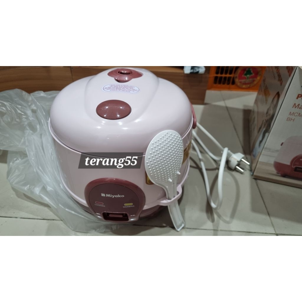 Magic Com Miyako 0.6L Magic Warmer Plus 606B BH