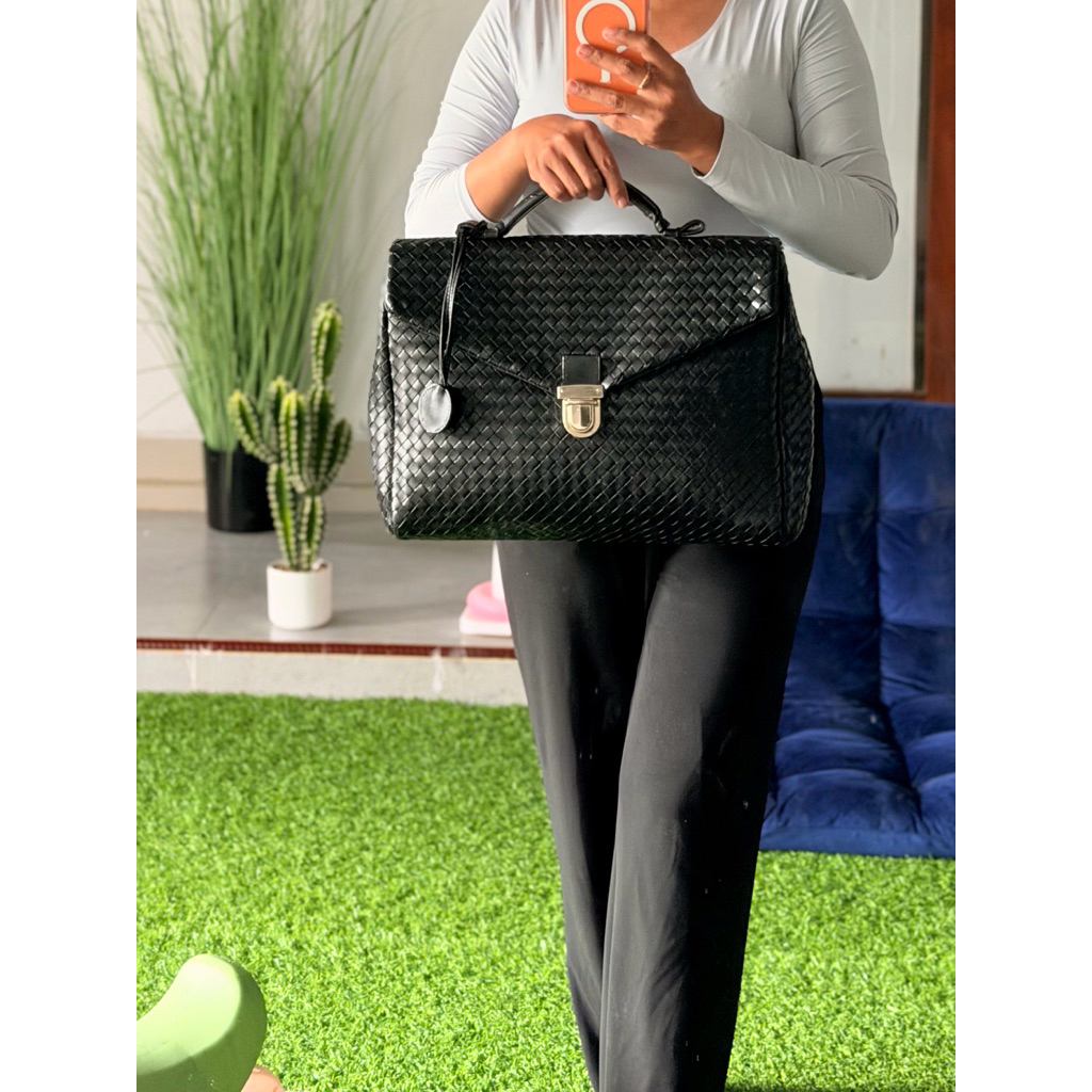 SALE Preloved tas ANYAM bottega veneta.