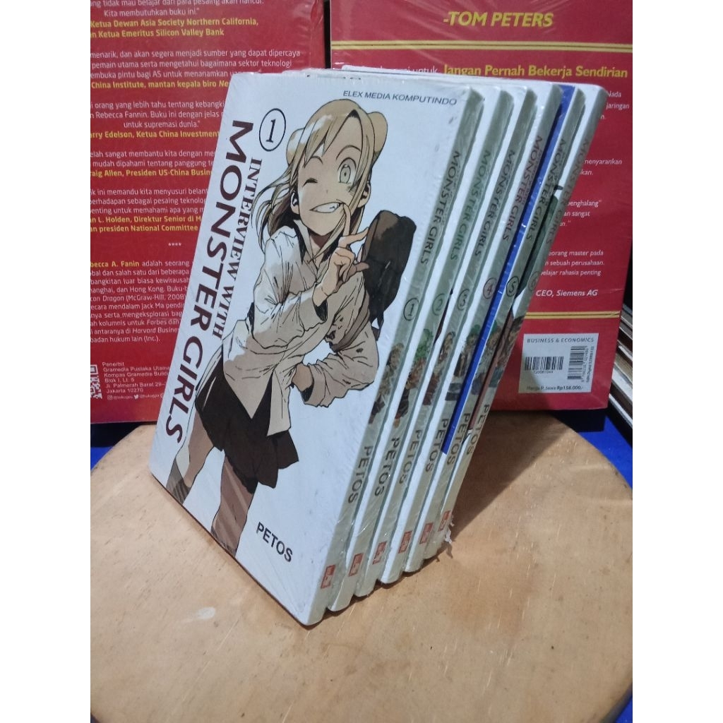 Komik set Monster Girl