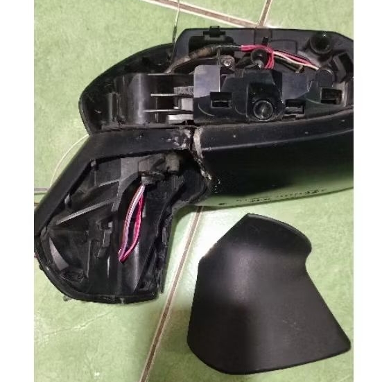 tutup dudukan kaki spion sienta