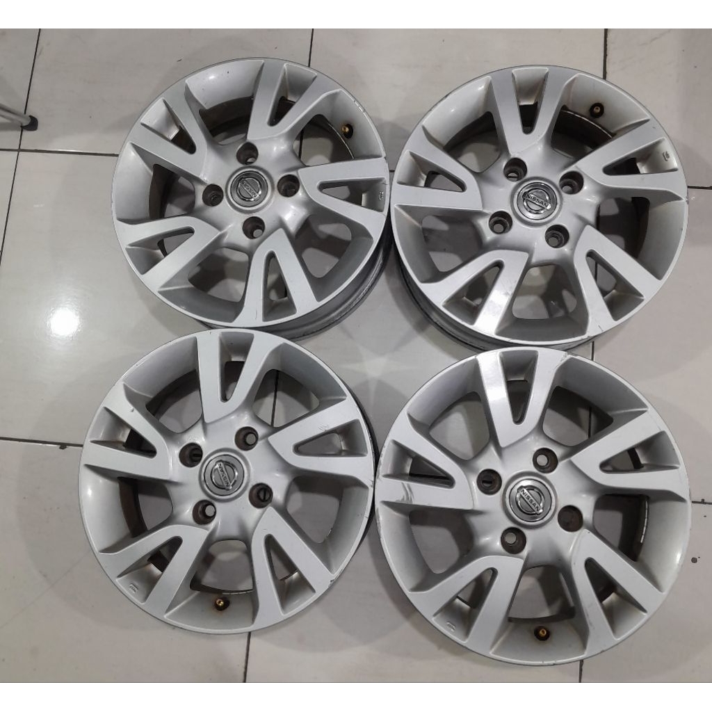 Velg pelek mobil Second murah oem Nissan Livina Ring 15