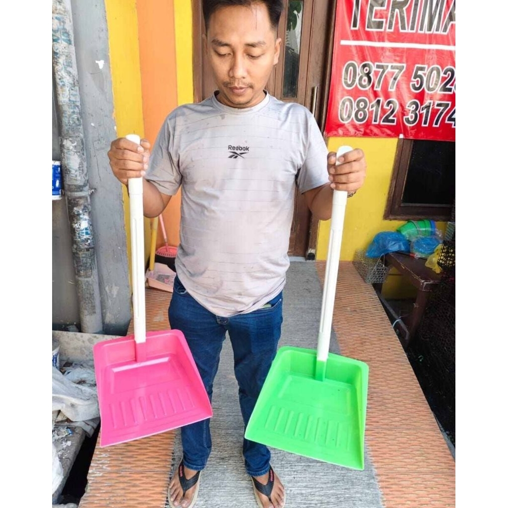 Cikrak Sampah Gapura/Pengki Plastik Gapura
