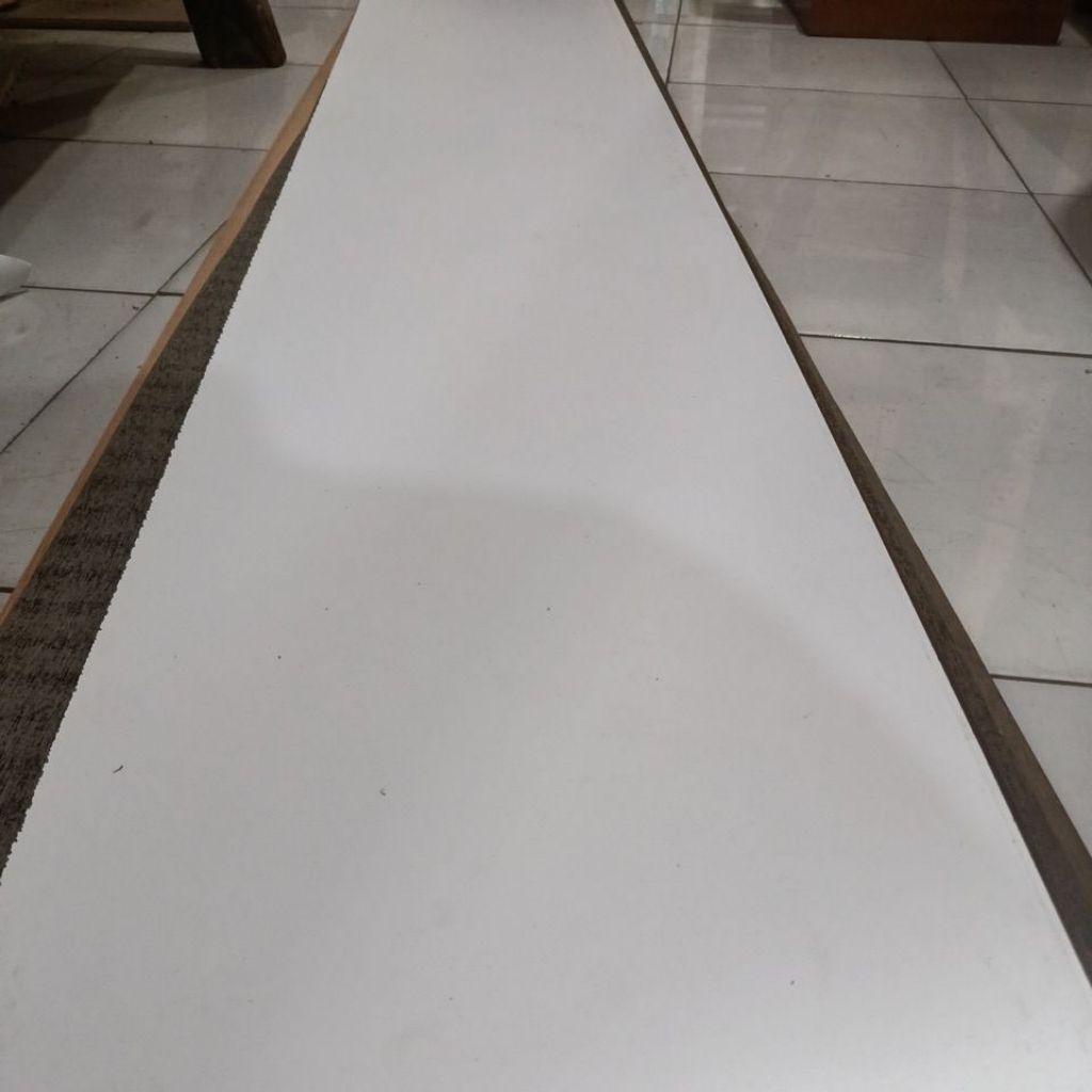 HPL taco 244×39 putih polos