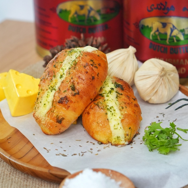 Salt Bread Garlic Cheese by Orilla Bakery - Menggunakan Wijsman Butter