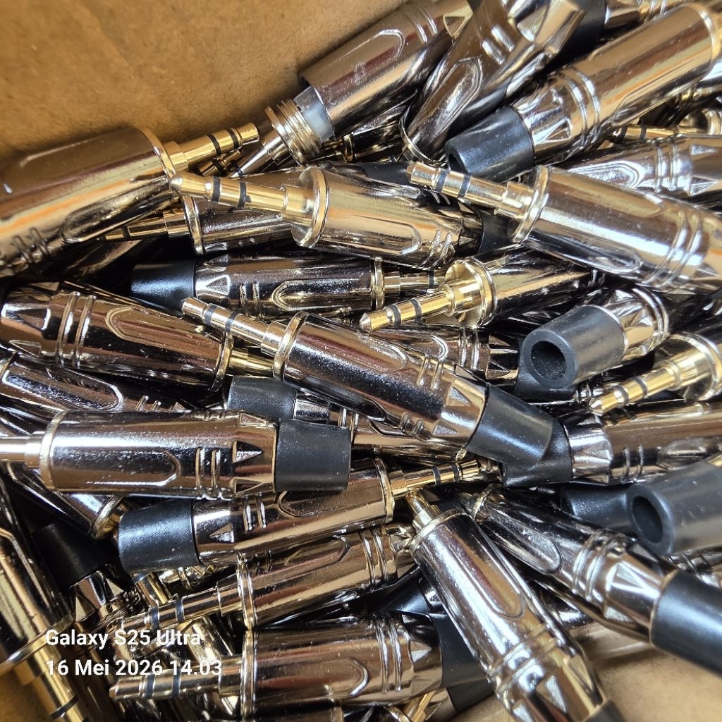 jack 3.5mm model amphenol bagus.