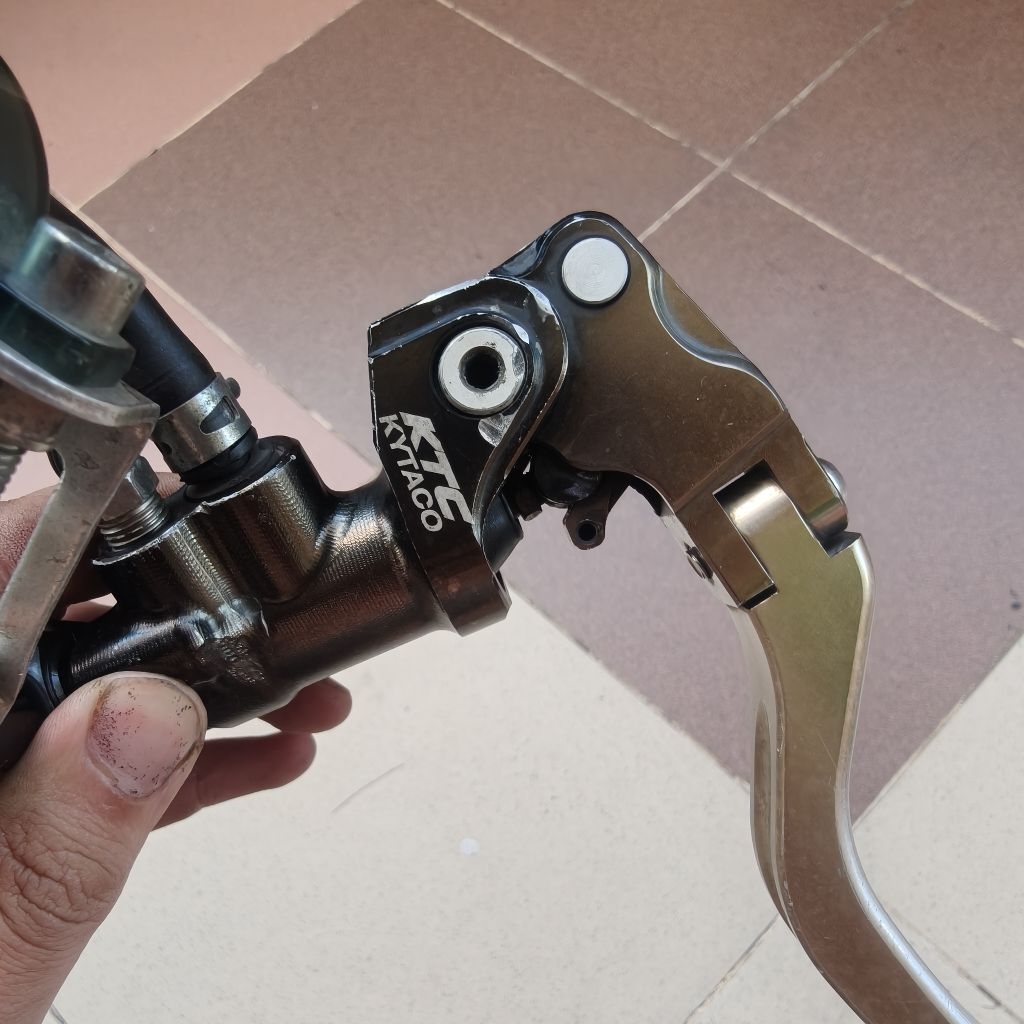 Master Rem KTC Kytaco 105 Kanan Radial 17MM 17 MM Second Bekas