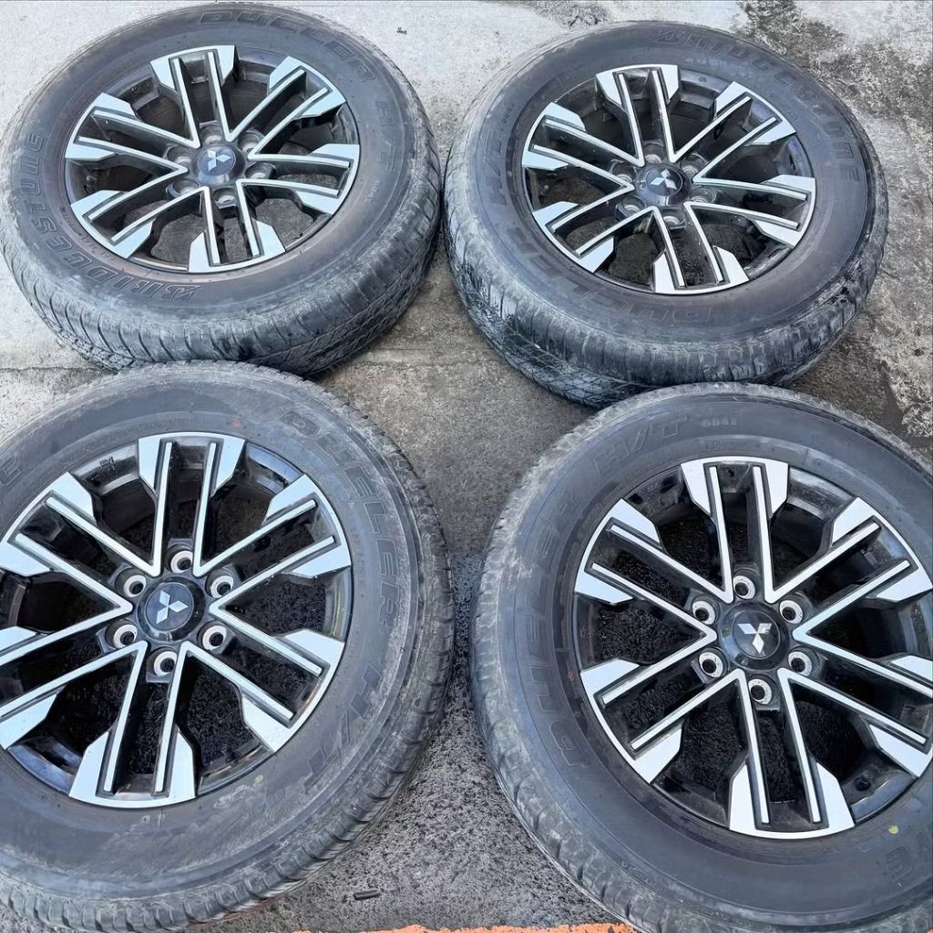 Velg Second Oem Pajero Sport R18 Full Set Ban Bridgestone