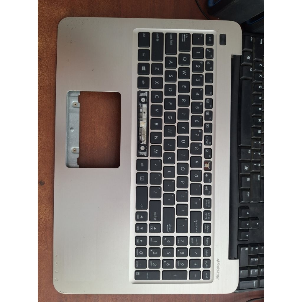 Palmrest + keyboard laptop Asus X556U copotan minus