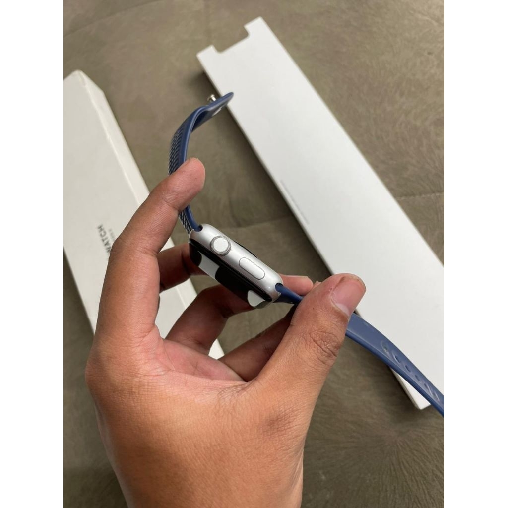 SECOND APPLE WATCH FULLSET ORIGINAL SECOND GOOD CONDITION