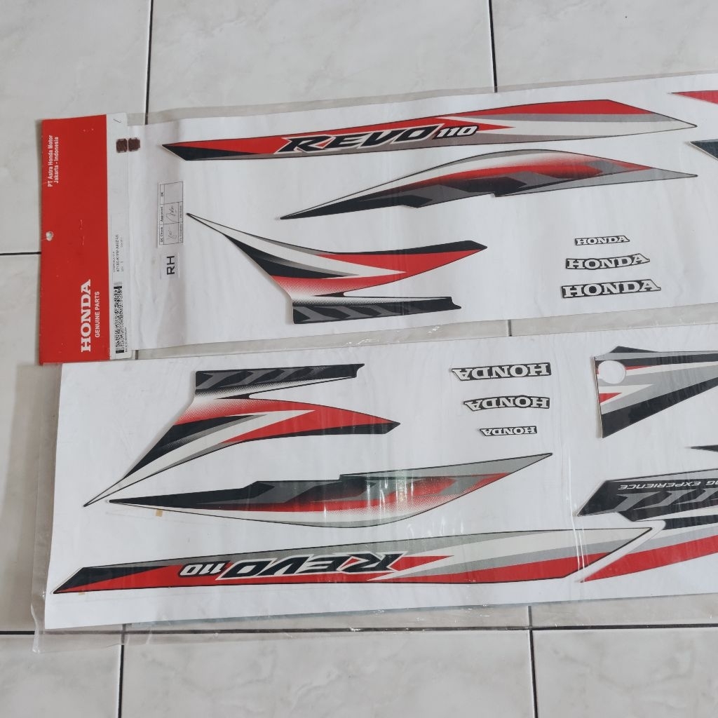 lis body striping stiker Absolute Revo 110 SW 2011 lis Merah Full hitam Rapid Black ori AHM 871X0KWW