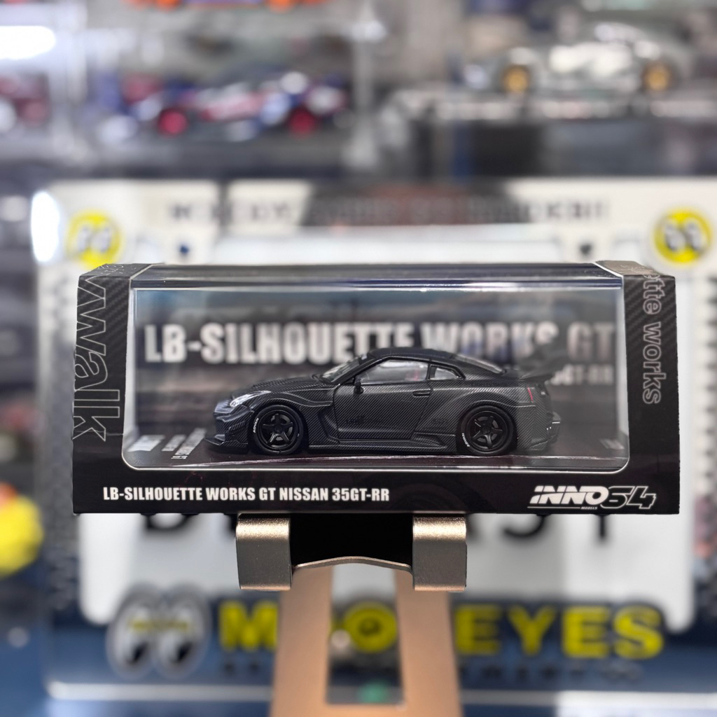 INNO64 LB-Silhouette Works GT Nissan 35GT-RR Full Dry Carbon [Unsealed] SIGNED | Inno64 Models