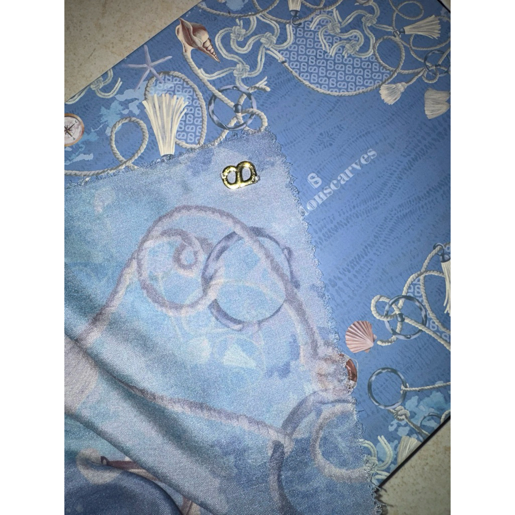 Preloved  ButtonScarves
