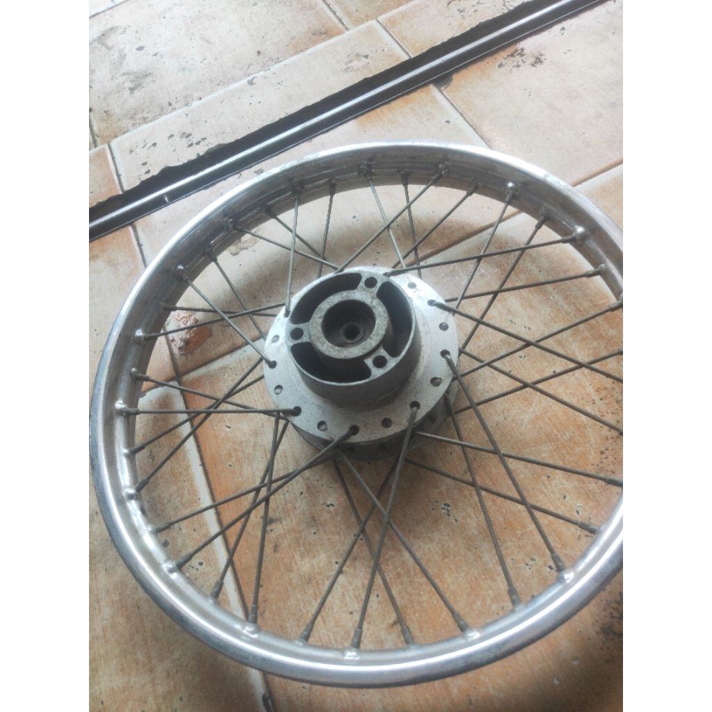 velg set belakang supra x 125 batman original copotan