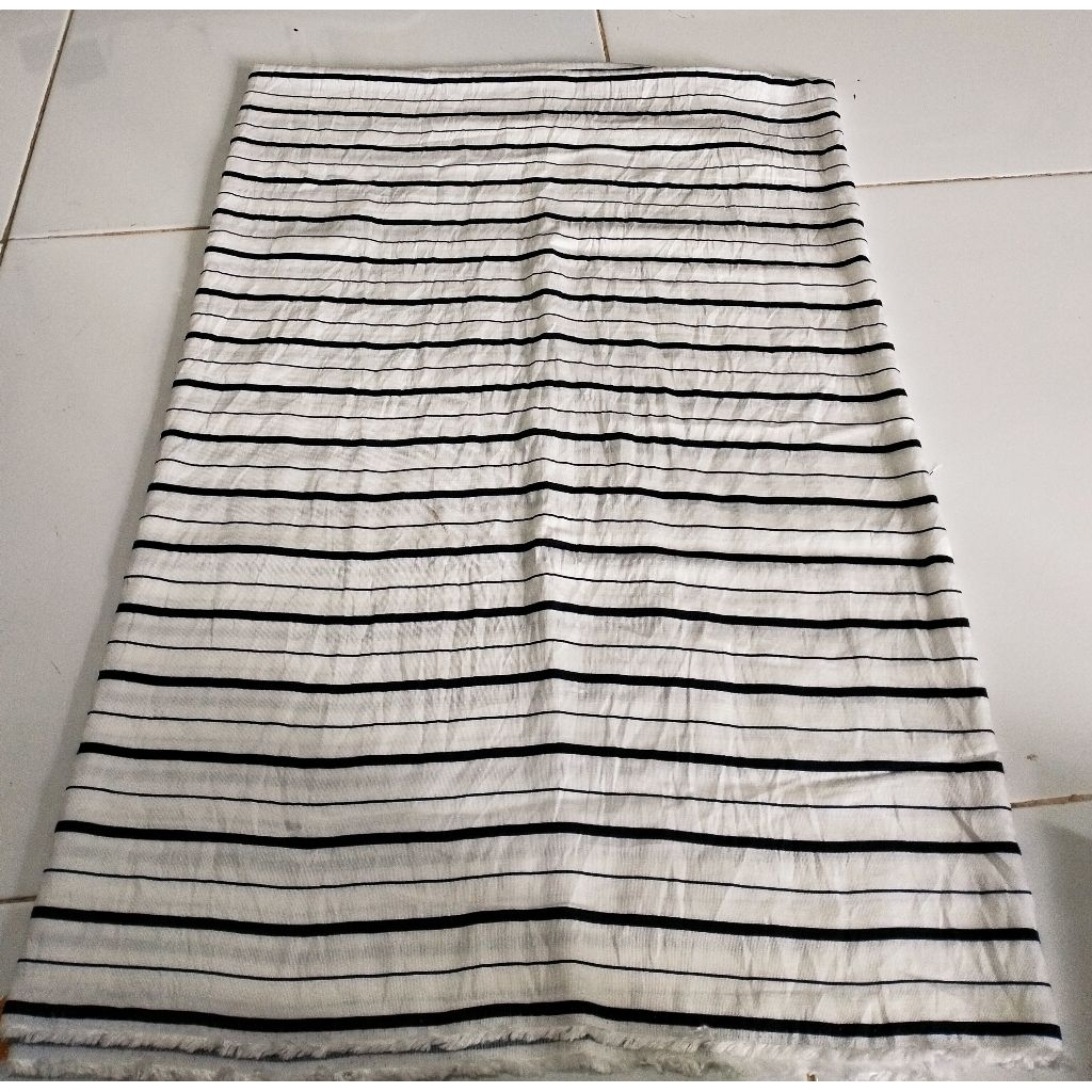 kain katun polo linen motif salur warna putih x navy