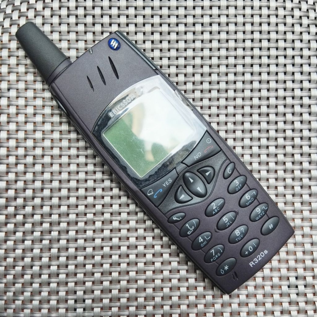 [PAJANGAN/KOLEKSI] HP Jadul Ericsson R320 Ungu Warna Langka Original