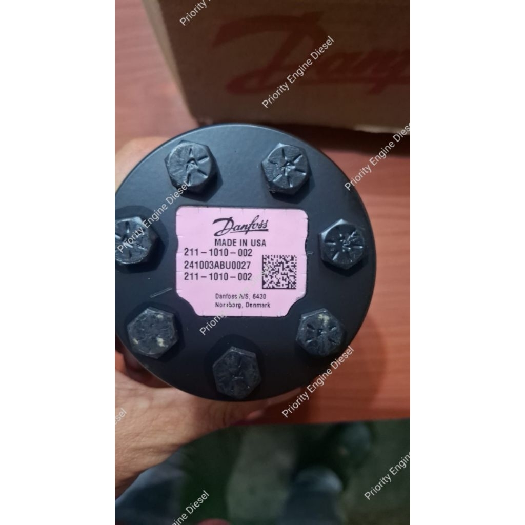 Steering valve Komatsu GD510 GD511 23A-40-11100 / 23A-40-11101 / 23A-40-11201 Eaton Danfoss(steering