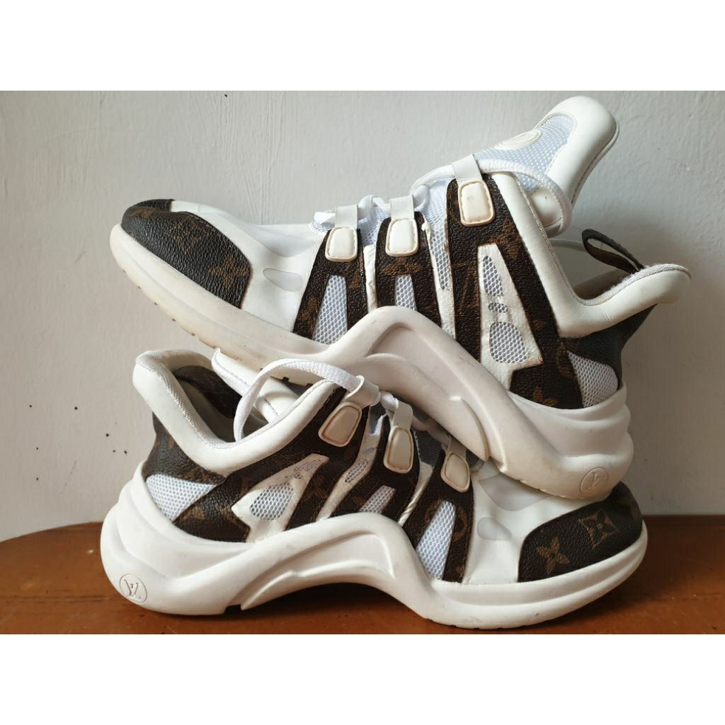 SEPATU SECOND BRAND LV