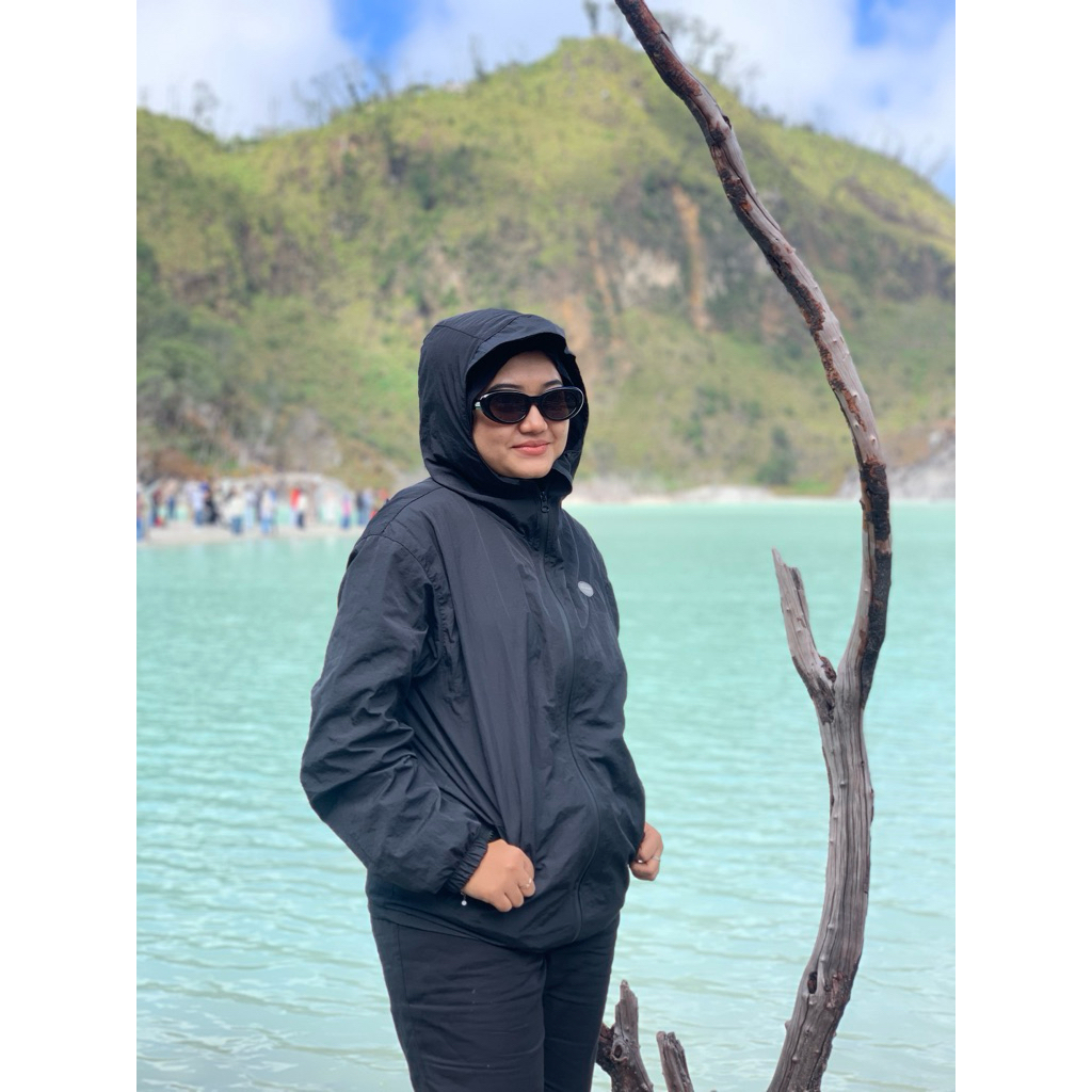Jaket Outdoor Nylon Crinkle - Ultralight & Water Repellent