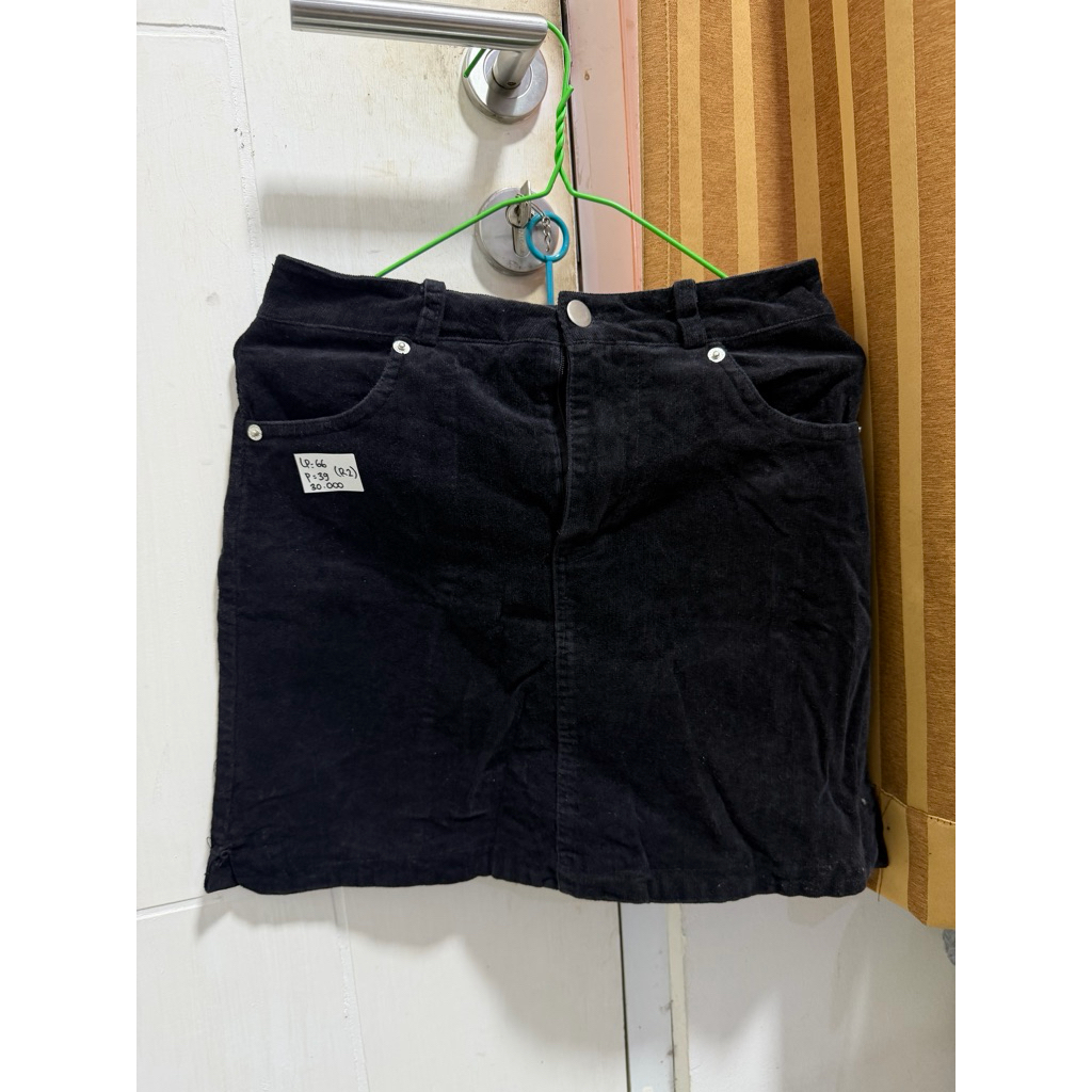 PRELOVED ROK CORDUROY