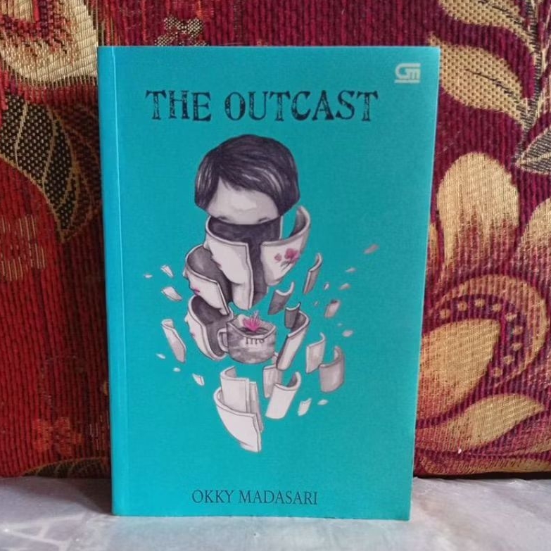Buku Novel Original THE OUTCAST OKKY MADASARI