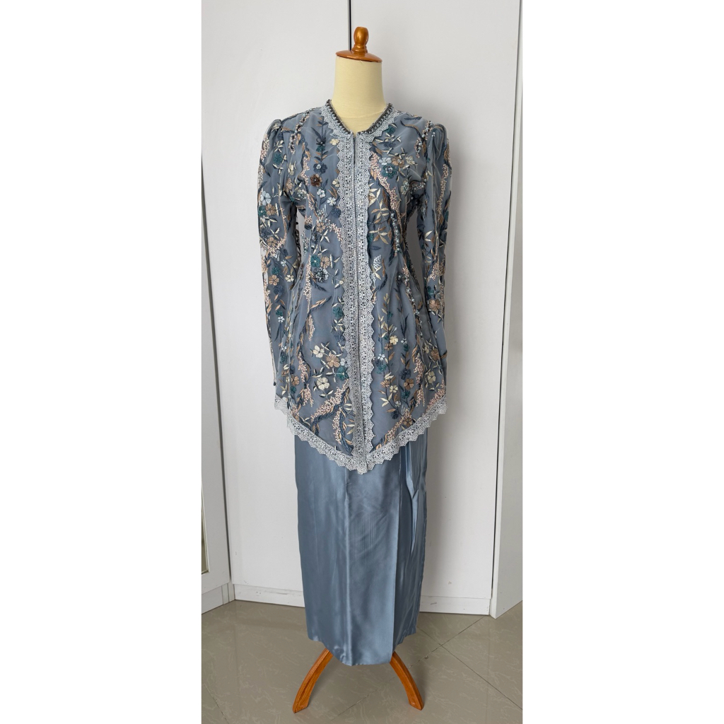 kebaya ivory