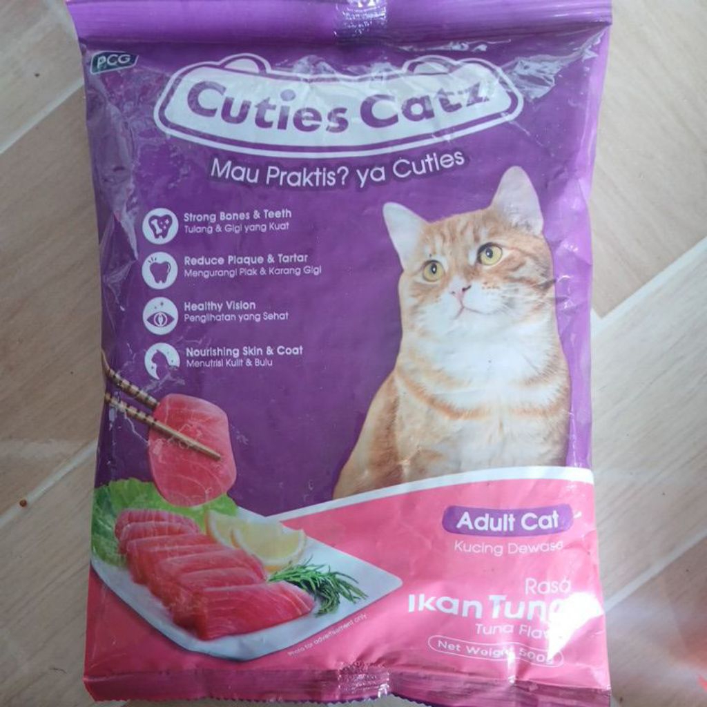 Makanan kucing Cuties Cats