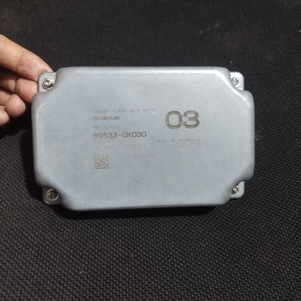 Modul ECU control 4WD Toyota Hilux 2015 up no part 89533-OK030 original