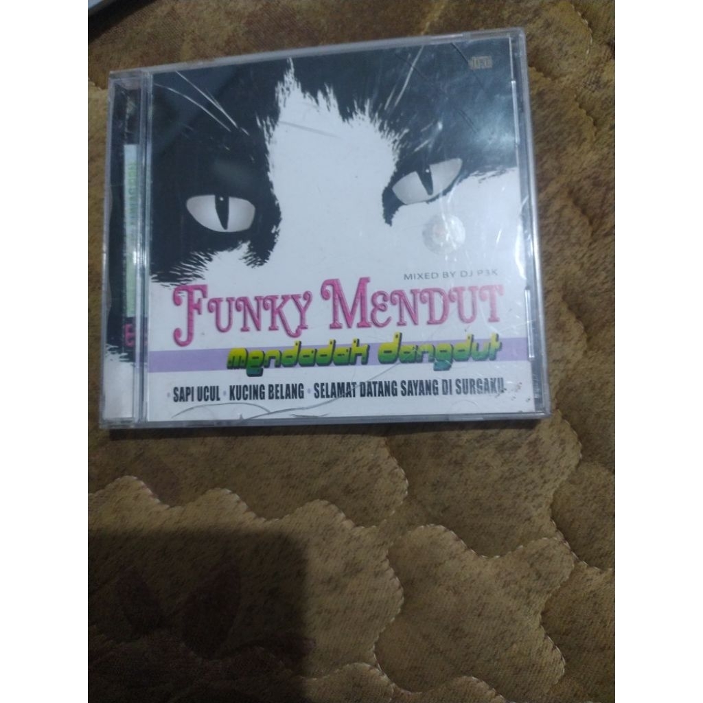 CD Audio Funky Mendut - Mendadak Dangdut (PT.Nagaswara Sakti)