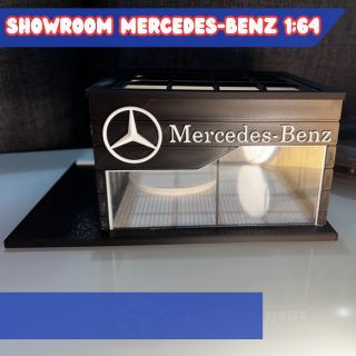 Diorama Showroom Mercedes-Benz Skala 1:64 Bahan PLA+ Pajangan Diecast