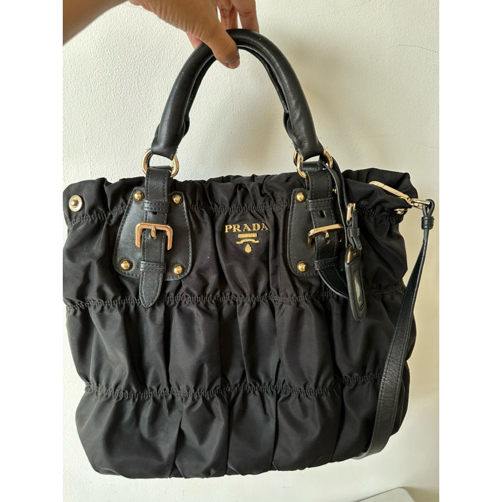 prada tessuto gaufre bag nilon nylon black mint condition ori