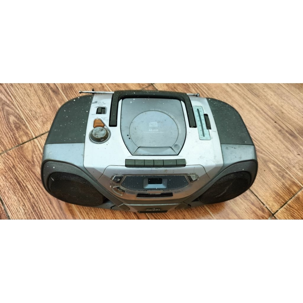 tape radio kapsul bekas