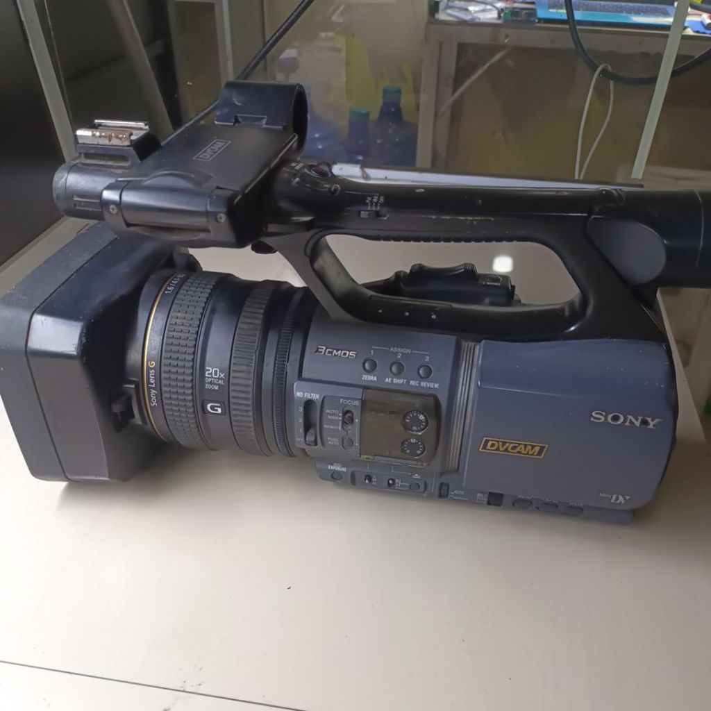 Camcorder Sony Professional DSR -PD177P second